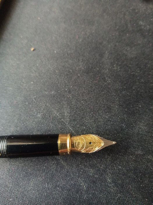 Продам перьевую ручку Ted Lapidus.