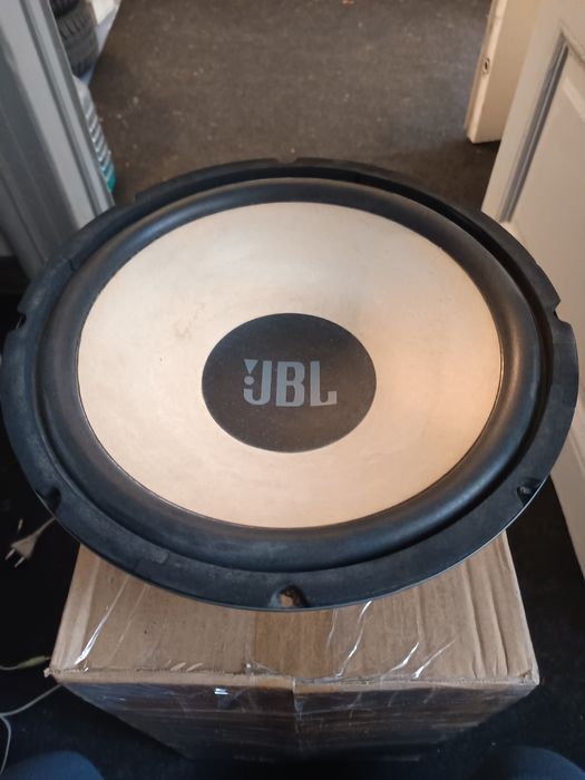 Boxe Calculator sau laptop