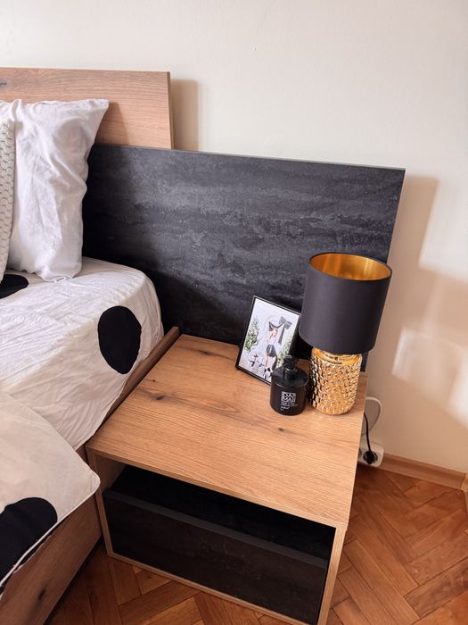 Спалня с две ношни шкафчета