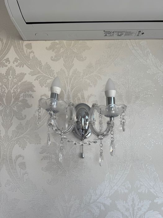 Аплици за стена с камъни