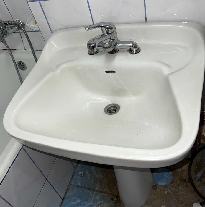 chiuveta cu picior si baterie
