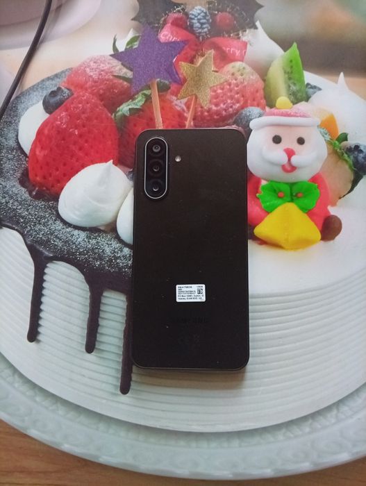 Telefon de vânzare folosit foarte puțin, Samsung Galaxy A17 5G culoare neagra,impecabil.Pret 700 lei discutabil!