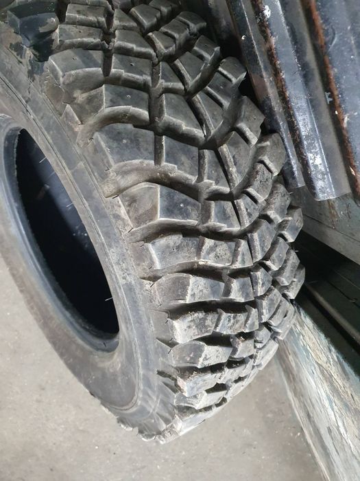 1 бр. Гума  нова 275/ 60 R 15