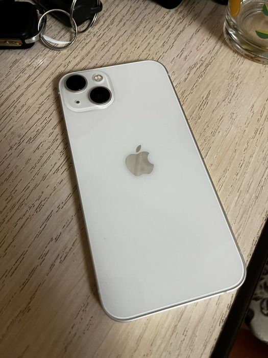 Продам Айфон 13