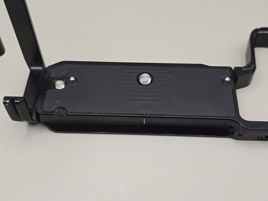 SmallRig L-Bracket (Plăcuță L Arca-Swiss) pentru Canon EOS R5 / R6 / R5 C / R6 Mark II