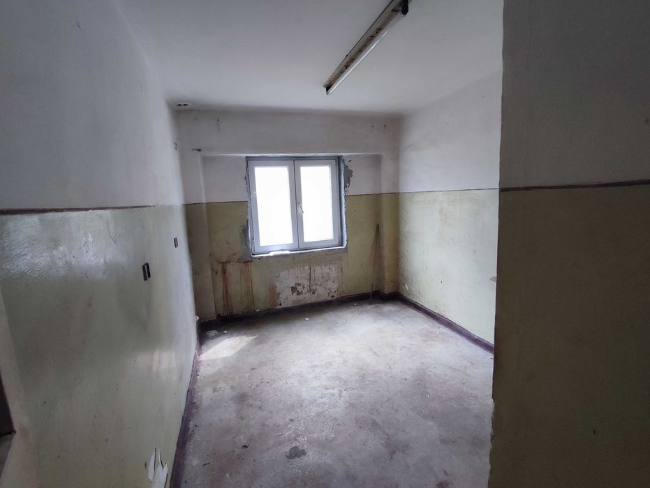 Apartament 3 camere de vânzare