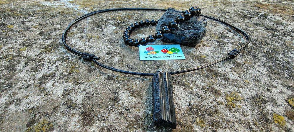 Най-силният защитен камък-черен турмалин. Комплект от Камък, колие и гривна. Амулет за защита.