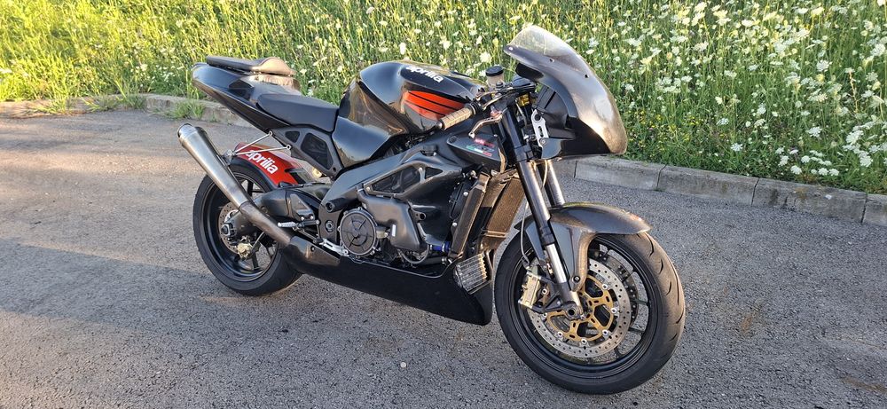 Aprilia RSV Tuono 2004