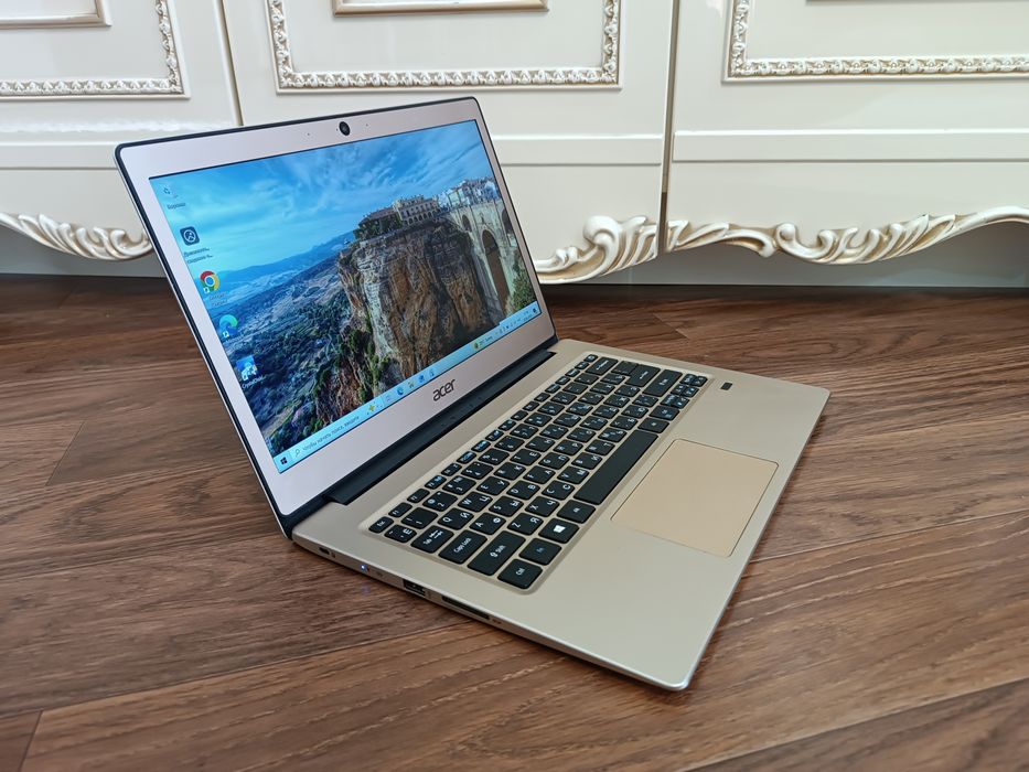 Ноутбук ACER Swift 4-ядерный.