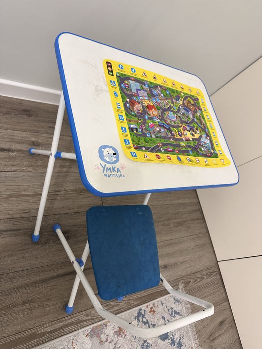 Детский стол со стулью