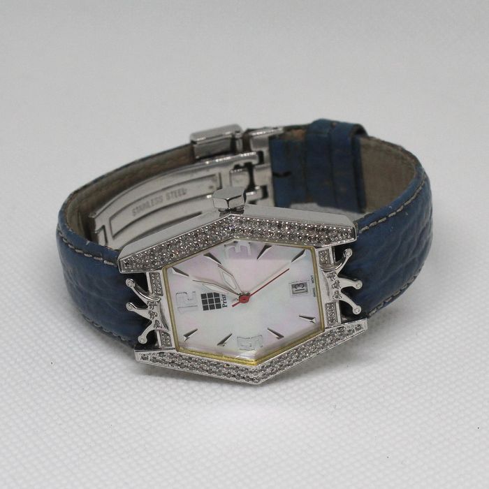 Продам часы PRISM с бриллиантами