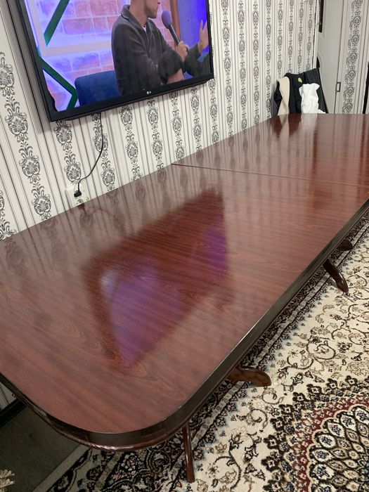 стол  для гостиной