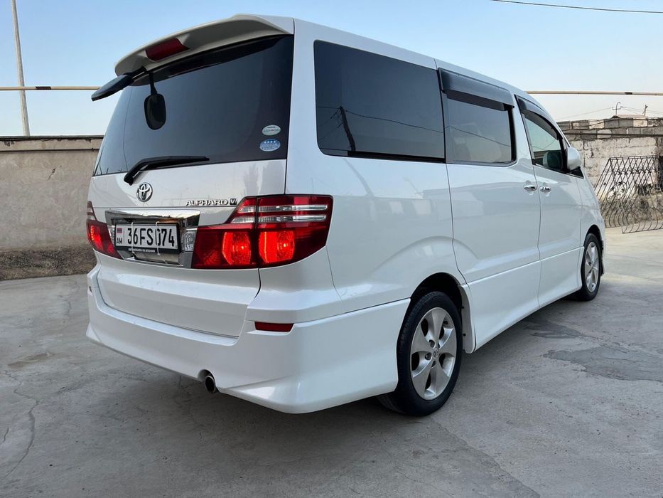 Тойота алфард.