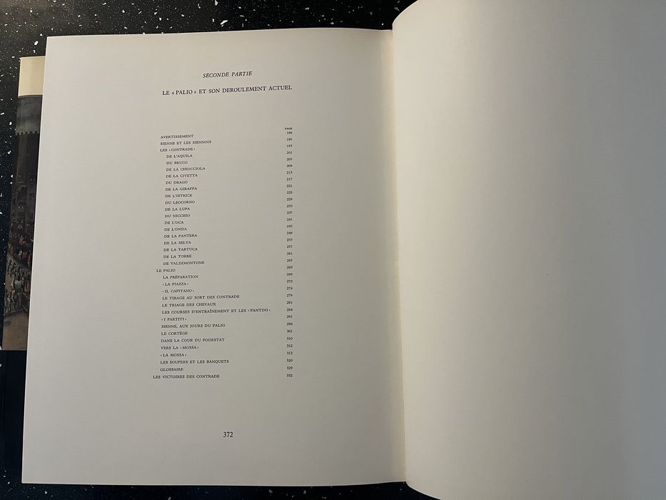 Книга уникат “Le Palio de Sienne” за конните състезания в Сиена