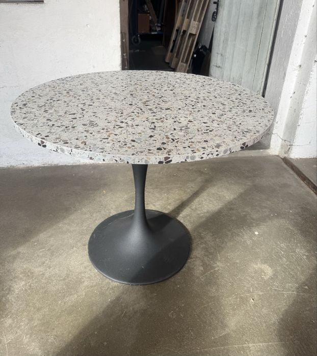 Mese Restaurant/Mese Bar/ Mese terasa