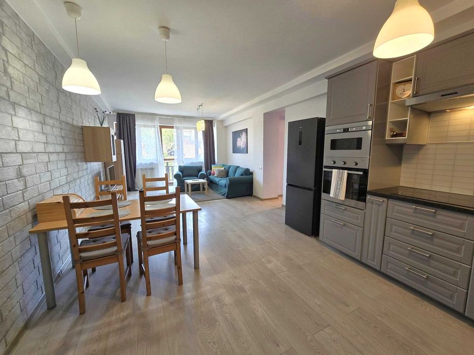 Обзаведен апартамент с 3 спални в Банско! Ниска такса поддръжка!