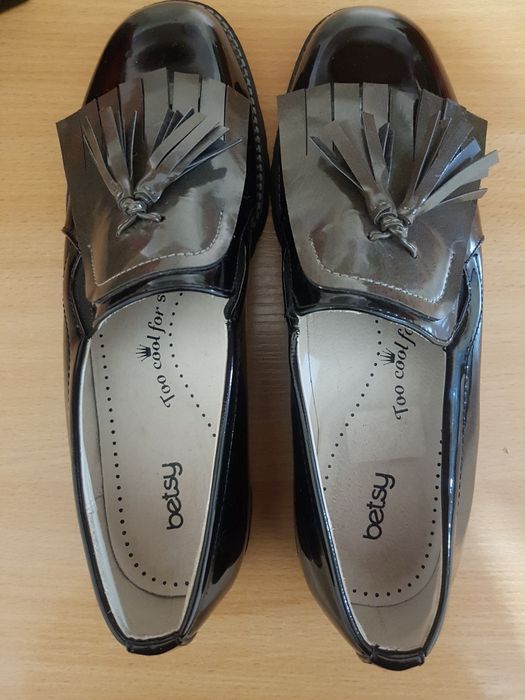 Туфли лаковые 37 размер