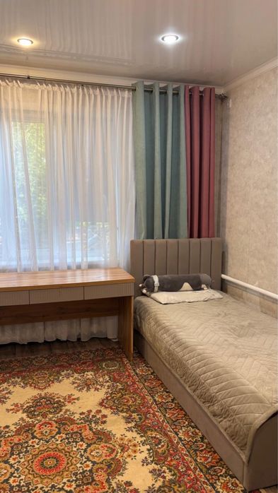 Продам 2 кровати с матрасом размером 90*200