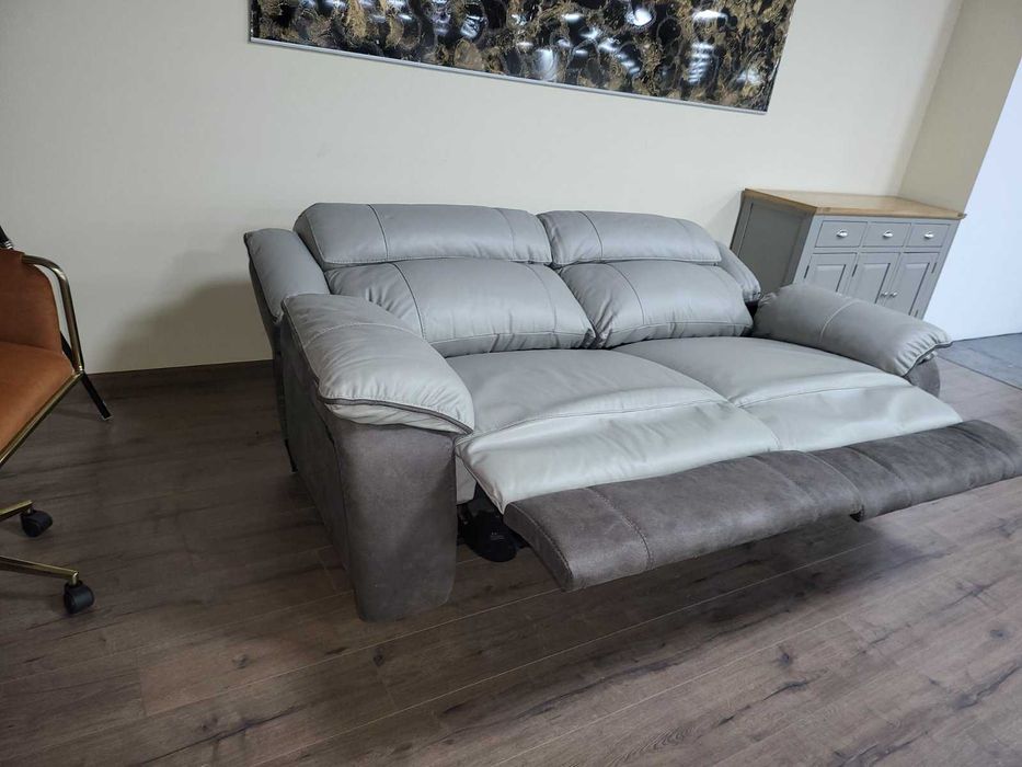Сив диван тройка от кожа и плат с ръчен релакс механизъм