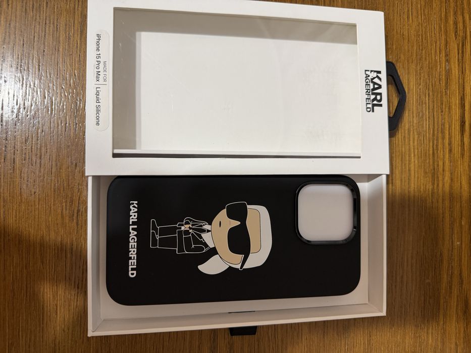 Опигинален кейс на Karl legerfeld iphone 15 pro max