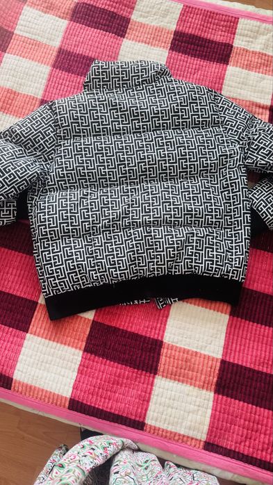 Куртки по 3000 тенге