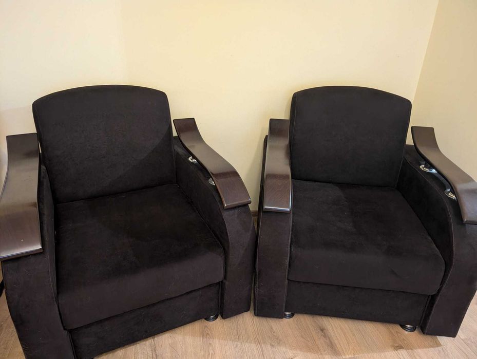 Vand canapea si doua fotolii