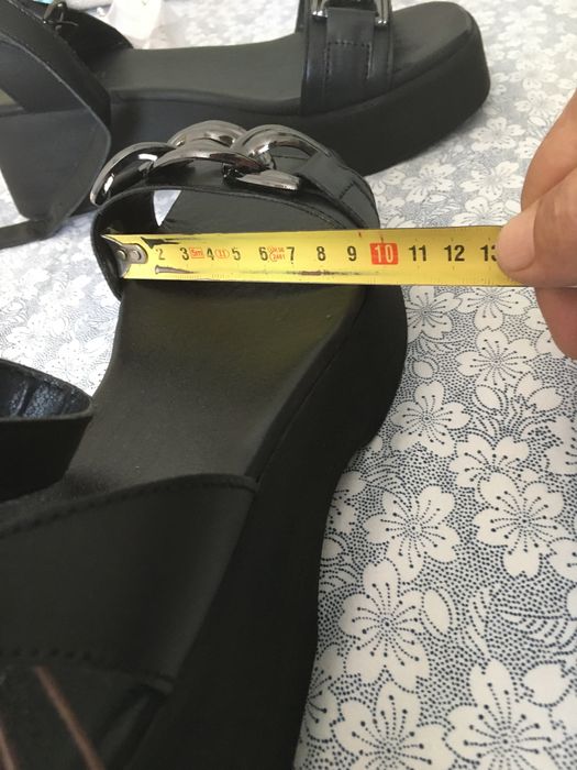 Sandale noi foarte confortabile