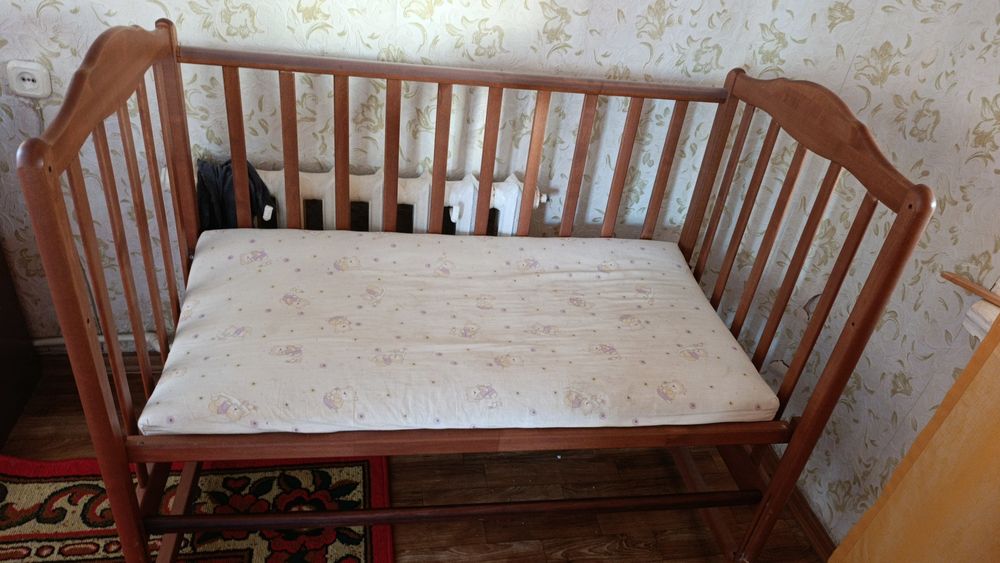 Продам детскую кроватку