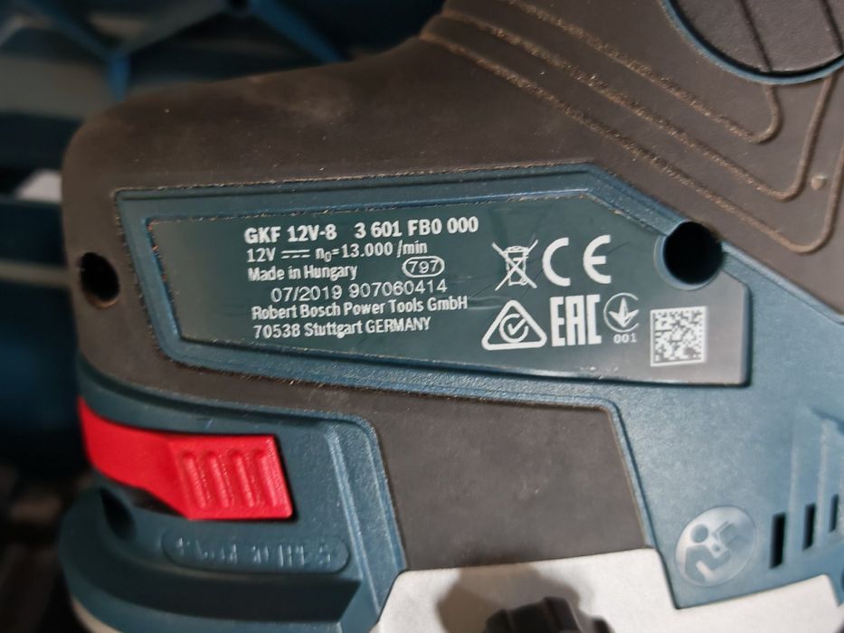 Bosch GKF 12V-8 фреза