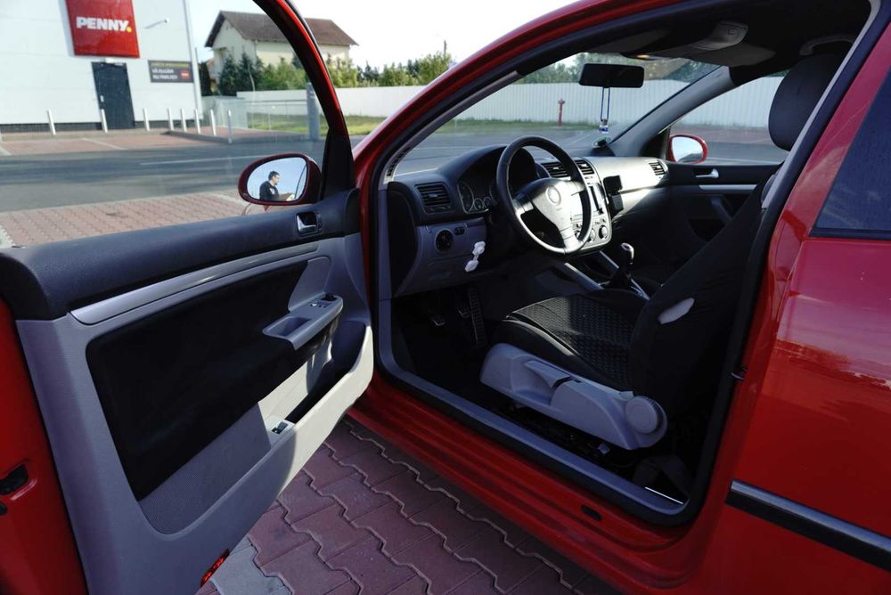 Volkswagen Golf V 2.0 TDI 140 CP 2006