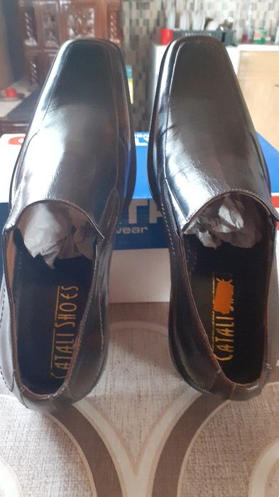 Pantofi de protectie tip sanda si pantofi obisnuiti