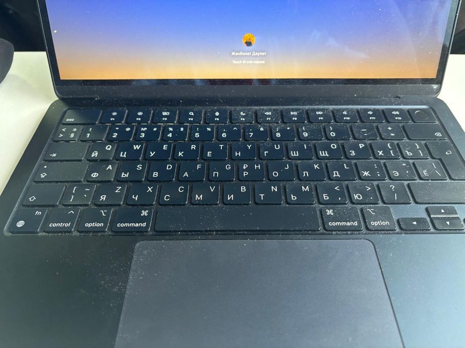 СРОЧНО MacBook m2 16gb