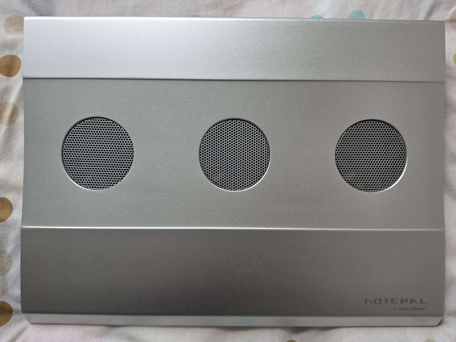 Продавам охладител за лаптоп (Cooler)