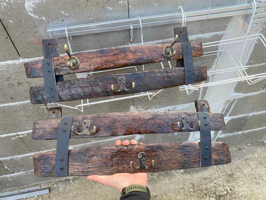 Закачалка от дърво