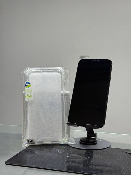 iPhone 11 pro (чехол,защитка в подарок)