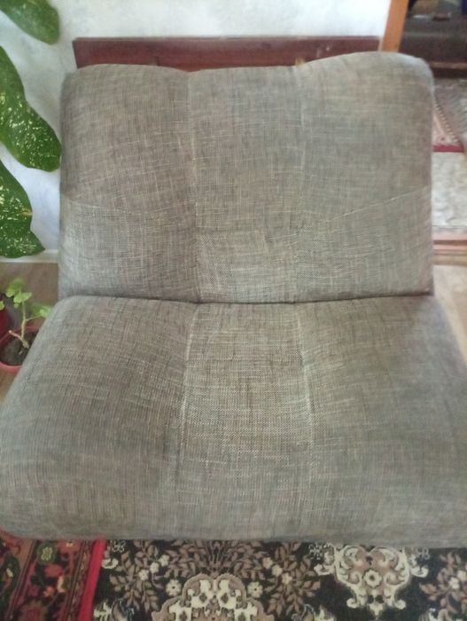 Продам диван с двумя креслом