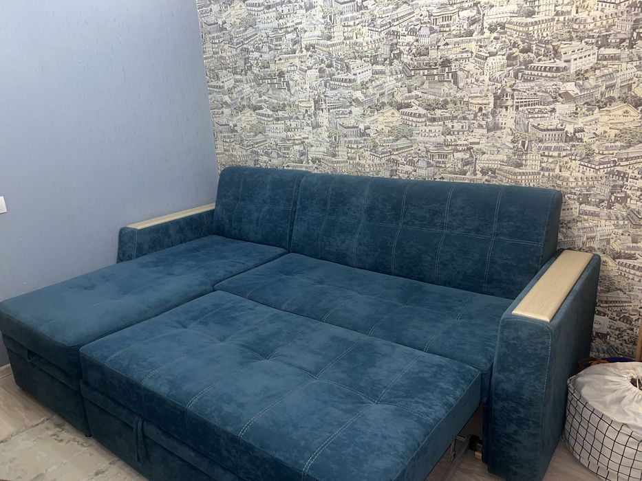 Продаю диван, раскоадывается