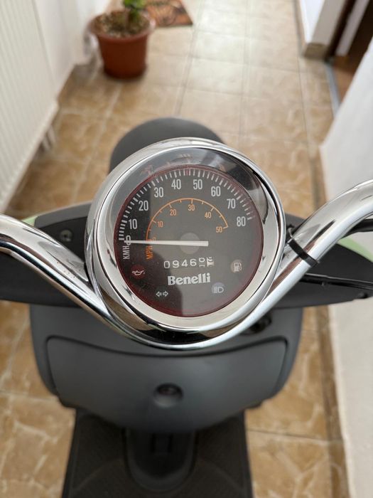 Vand scuter retro -benelli pepe 9000 km impecabil