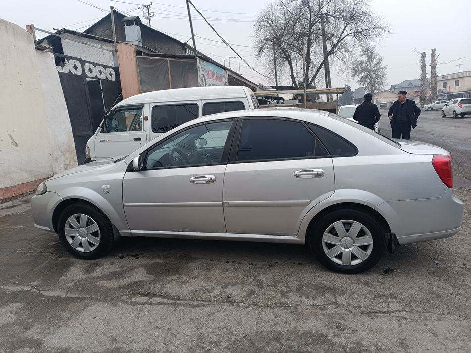 Lasetti jentra qilingan