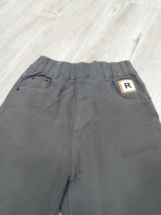 Джинсы для девочек и мальчиков подходят140-146 рост