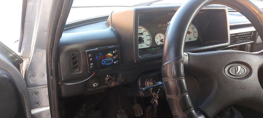 Продам ниву пятидверную