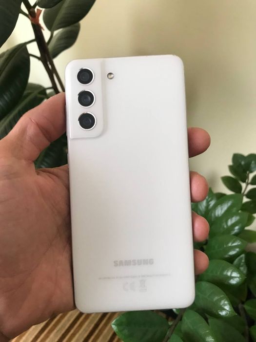 Продам Samsung galaxy S21 8/128