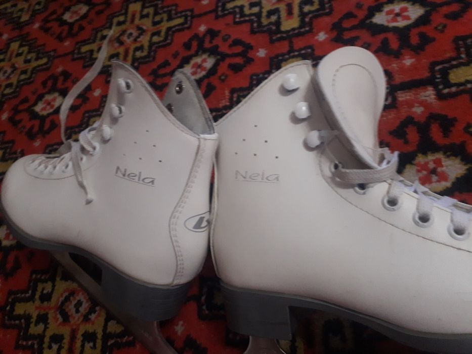 Продам фигурные коньки