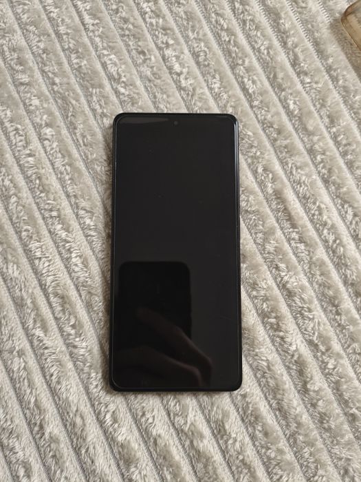 Продам POCO F5  :)