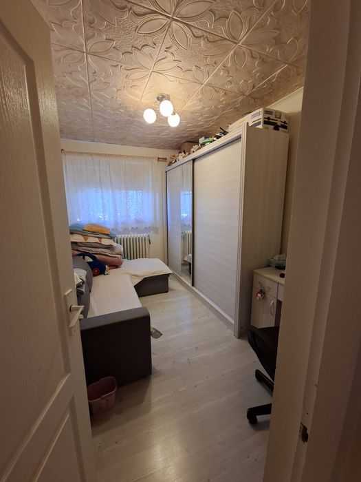 Vând garsoniera sau schimb cu casă plus diferența din partea mea!