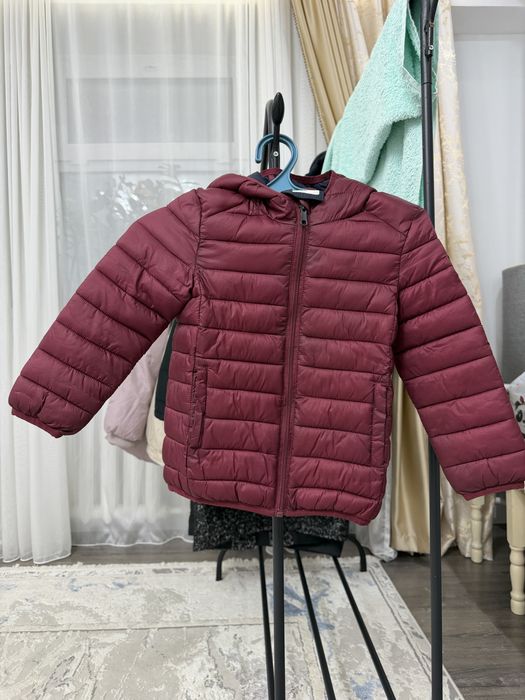 Продам демисезонную куртку для мальчика