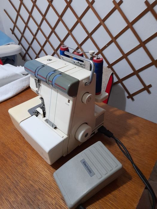 Mașină surfilat Privileg 303 Overlock – stare foarte bună