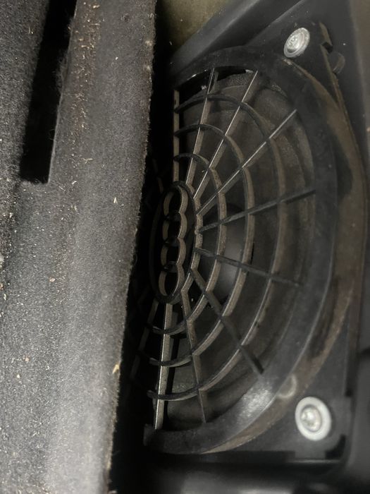 Statie boxa audi a4 6