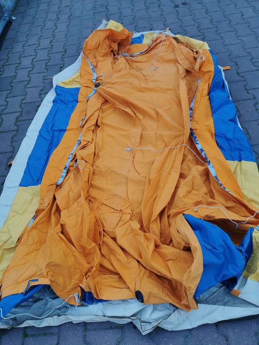 Vând Cort 3 persoane