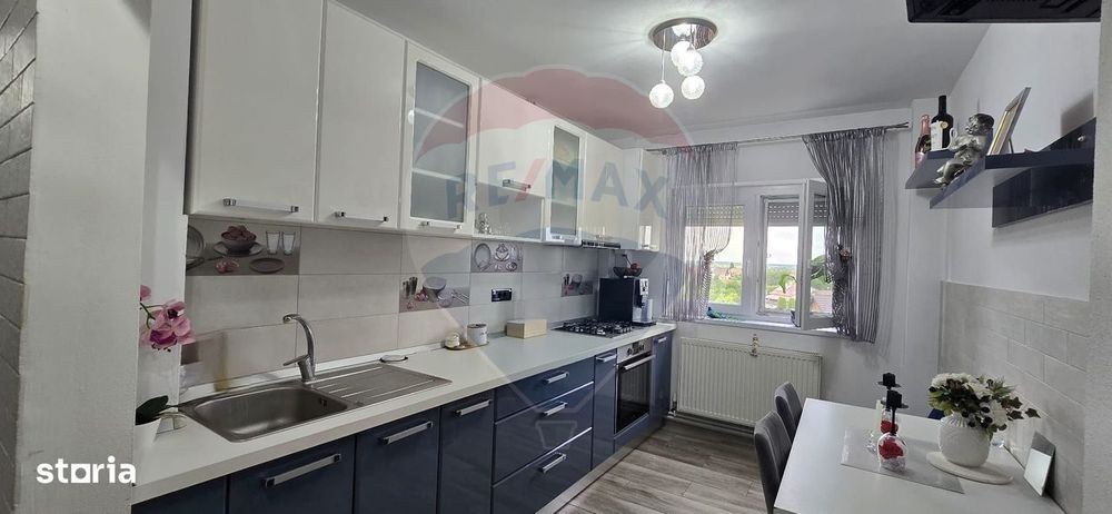 Apartament Central cu 4 Camere  în Chișineu-Criș